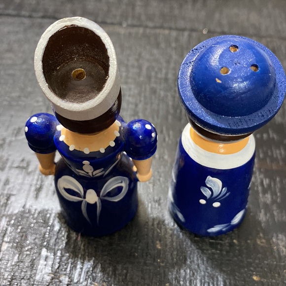 Hand-Painted Blue and White Wooden Salt & Pepper Shakers! - Picture 3 of 6
